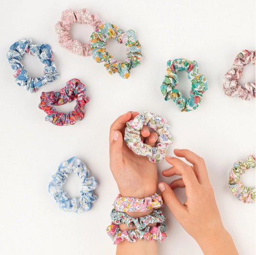 AA07 Scrunchie Set - Liberty Print